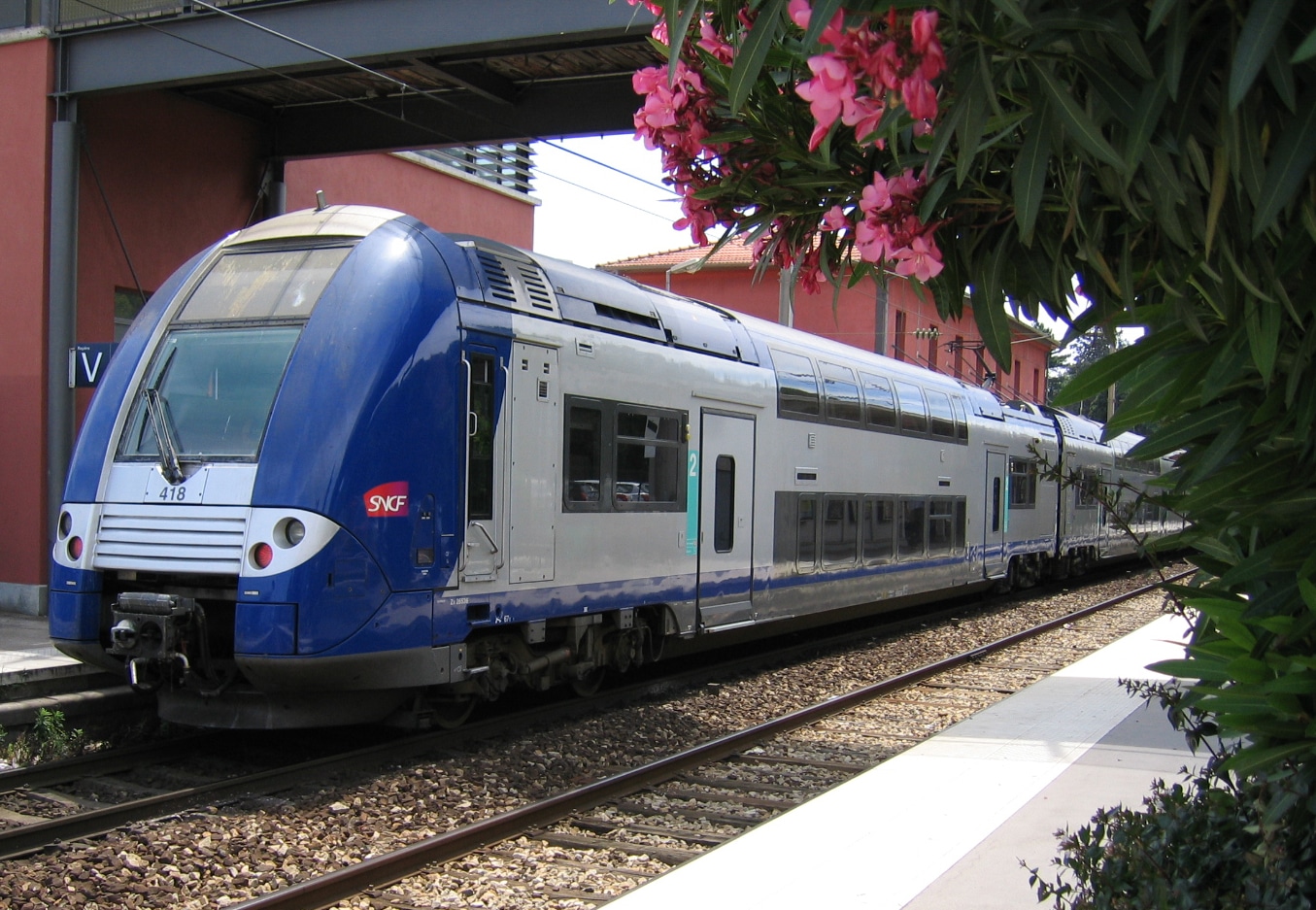 Getting around by train in the Nice Area